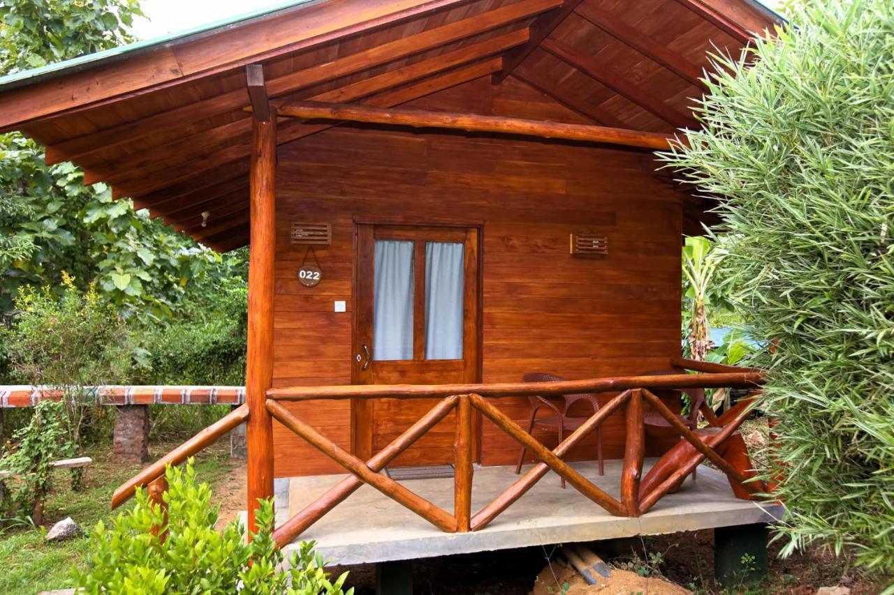 The Mastodon Valley Safari Resort Udawalawe Ngoại thất bức ảnh